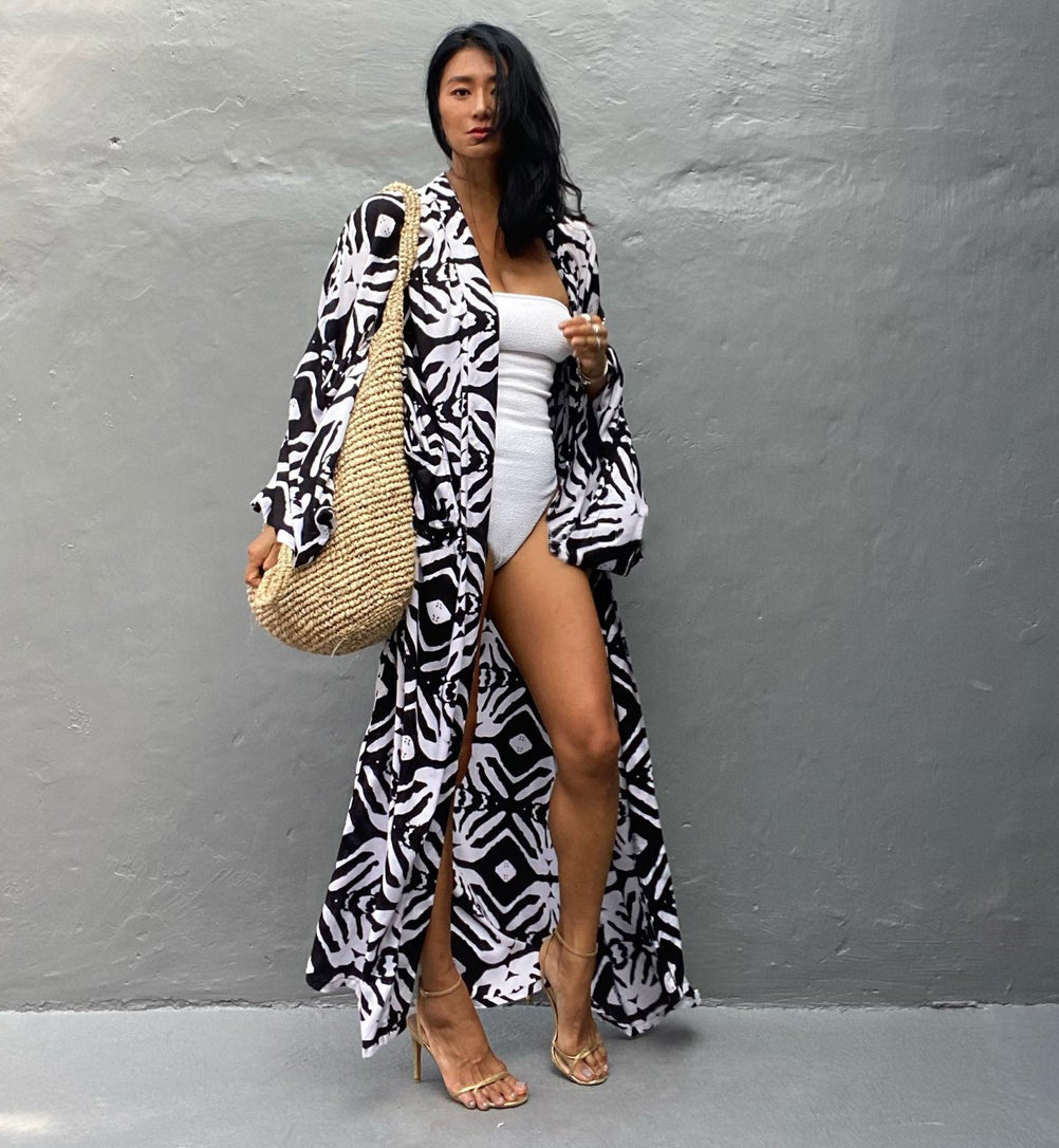 New Beach BlouseWomen Rayon Black And White Holiday Sun Protection Cardigan