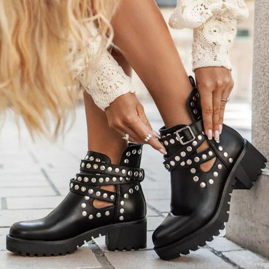 New Mid Tube Comfortable Black Fashion Rivet Boots For Autumn And Winter