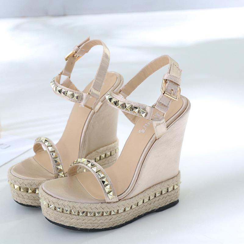 Fashion Temperament Wedge Heel Rivet Women Sandals