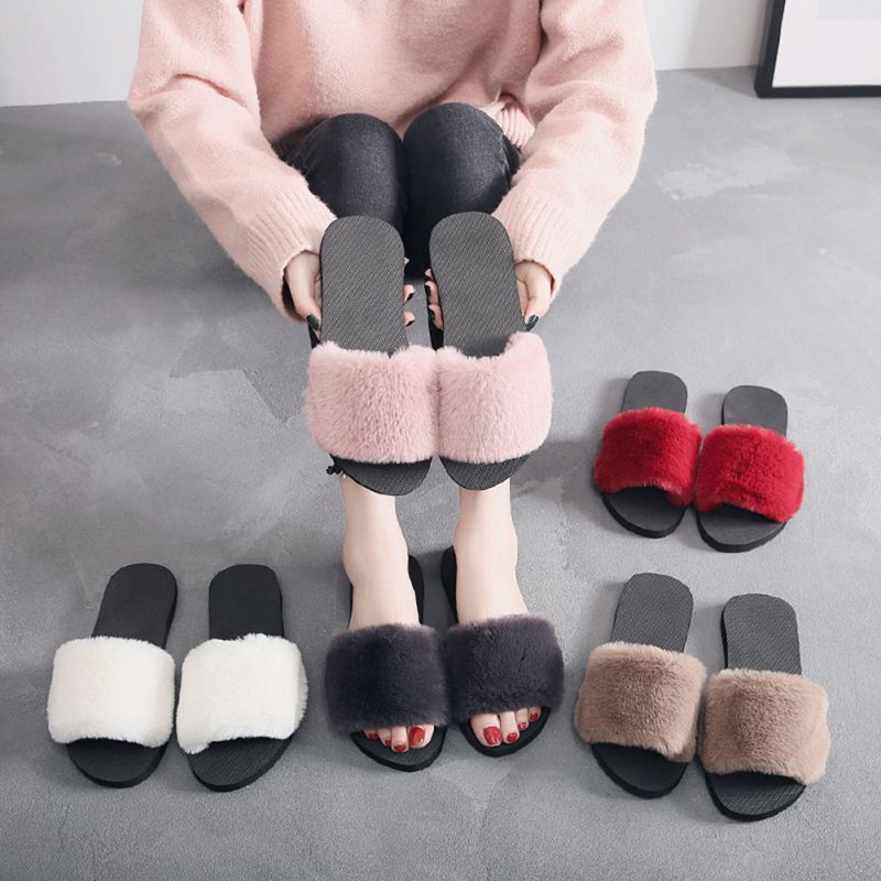 Wear non-slip and warm flip-flop plush slippers