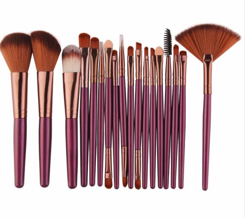 18Pcs High Quality make-up and brush suits with fan-shaped makeup tools.