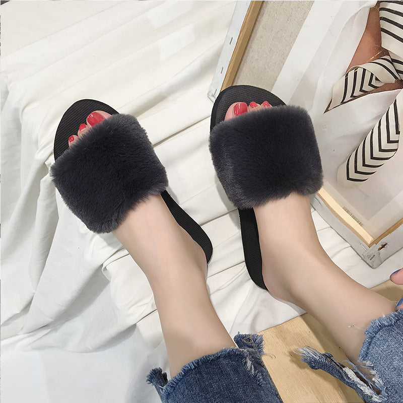 Wear non-slip and warm flip-flop plush slippers